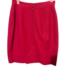Holt Renfrew Women's Red Pencil Skirt Size 6 Knee Length Elegant Design